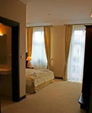 Hotel Zloty Rog 3*